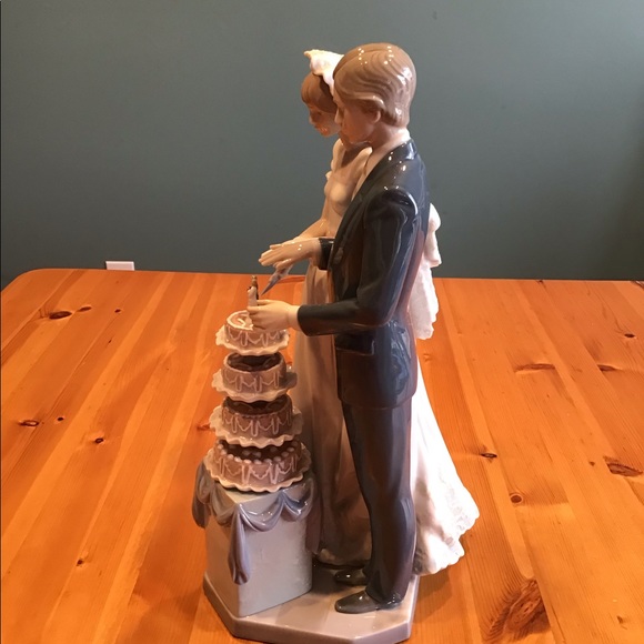 VINTAGE HUGE LLADRO WEDDING CAKE COUPLE #5587 - Picture 4 of 8